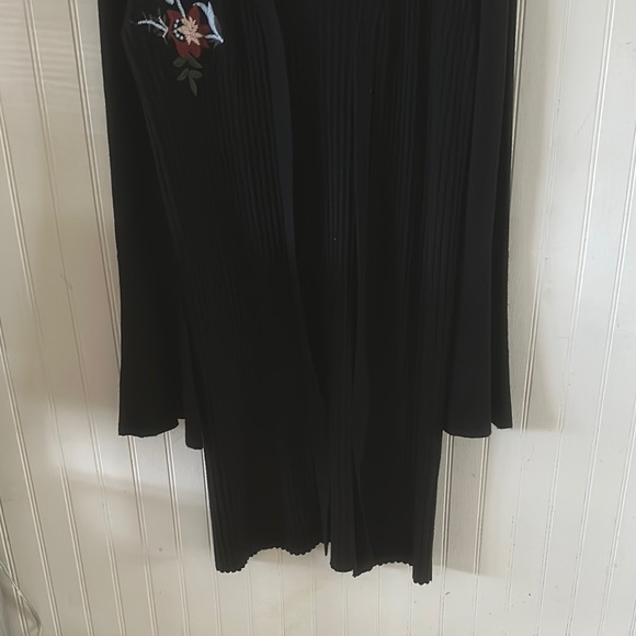 Marled Open Front Black Cardigan with Floral Embroidery sz XL - Picture 4 of 8
